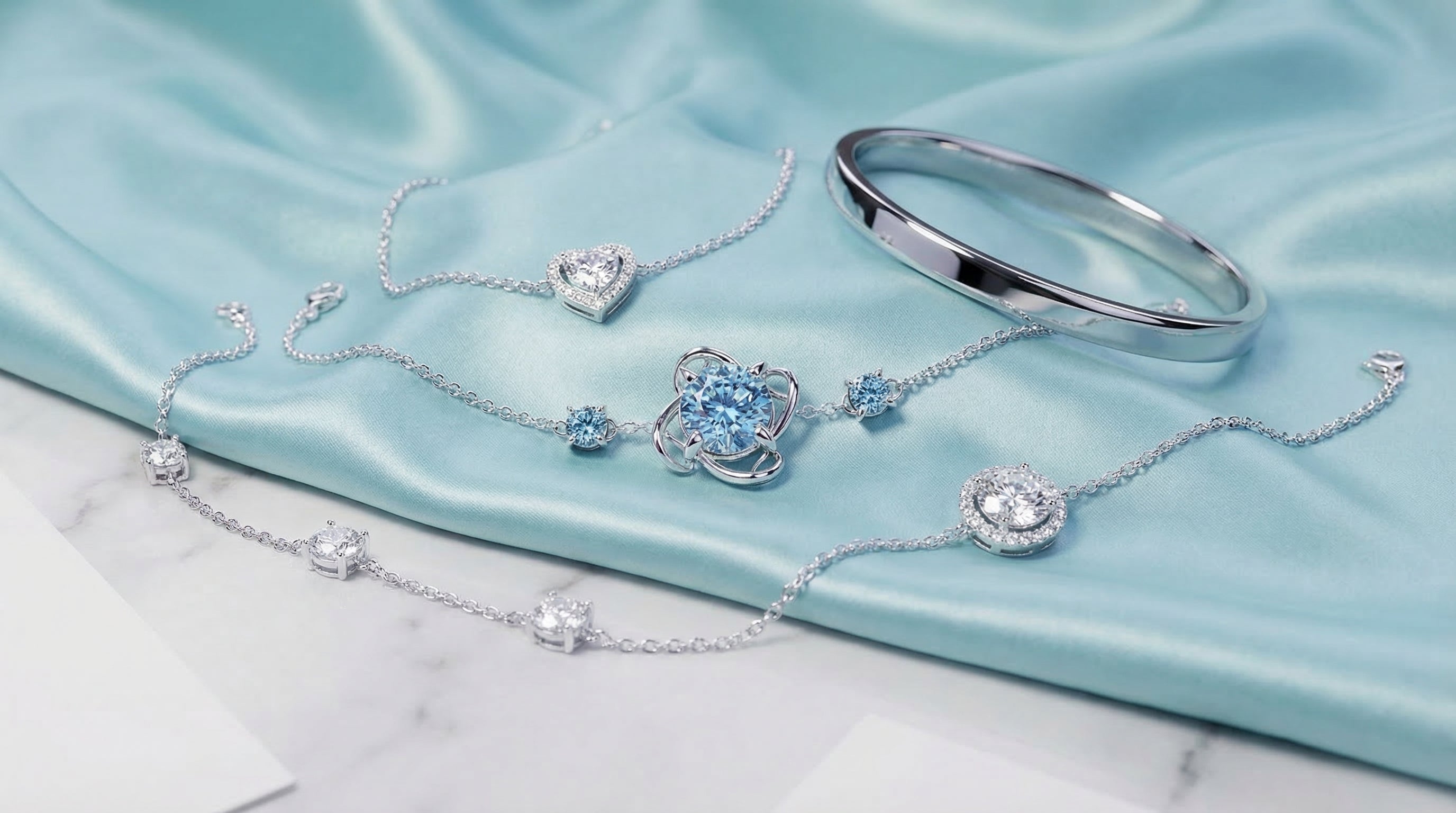 aquamarine birthstone bracelet - hero image