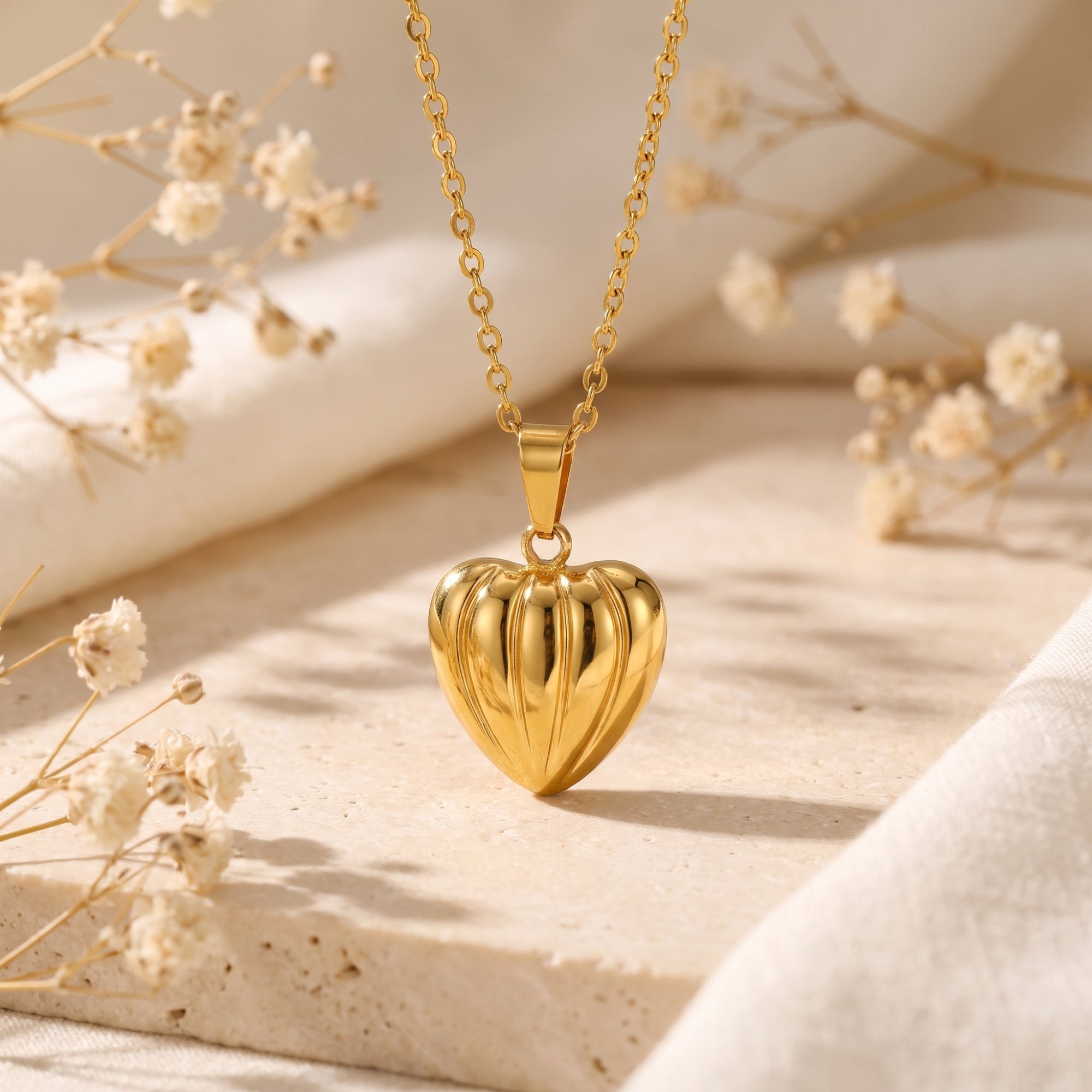 The Ribbed Heart Necklace