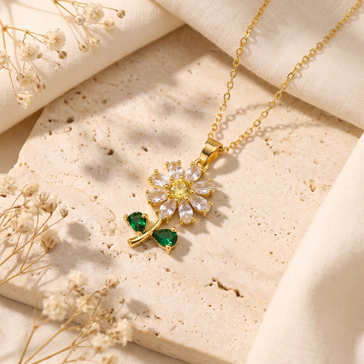 The Daisy Pendant Necklace