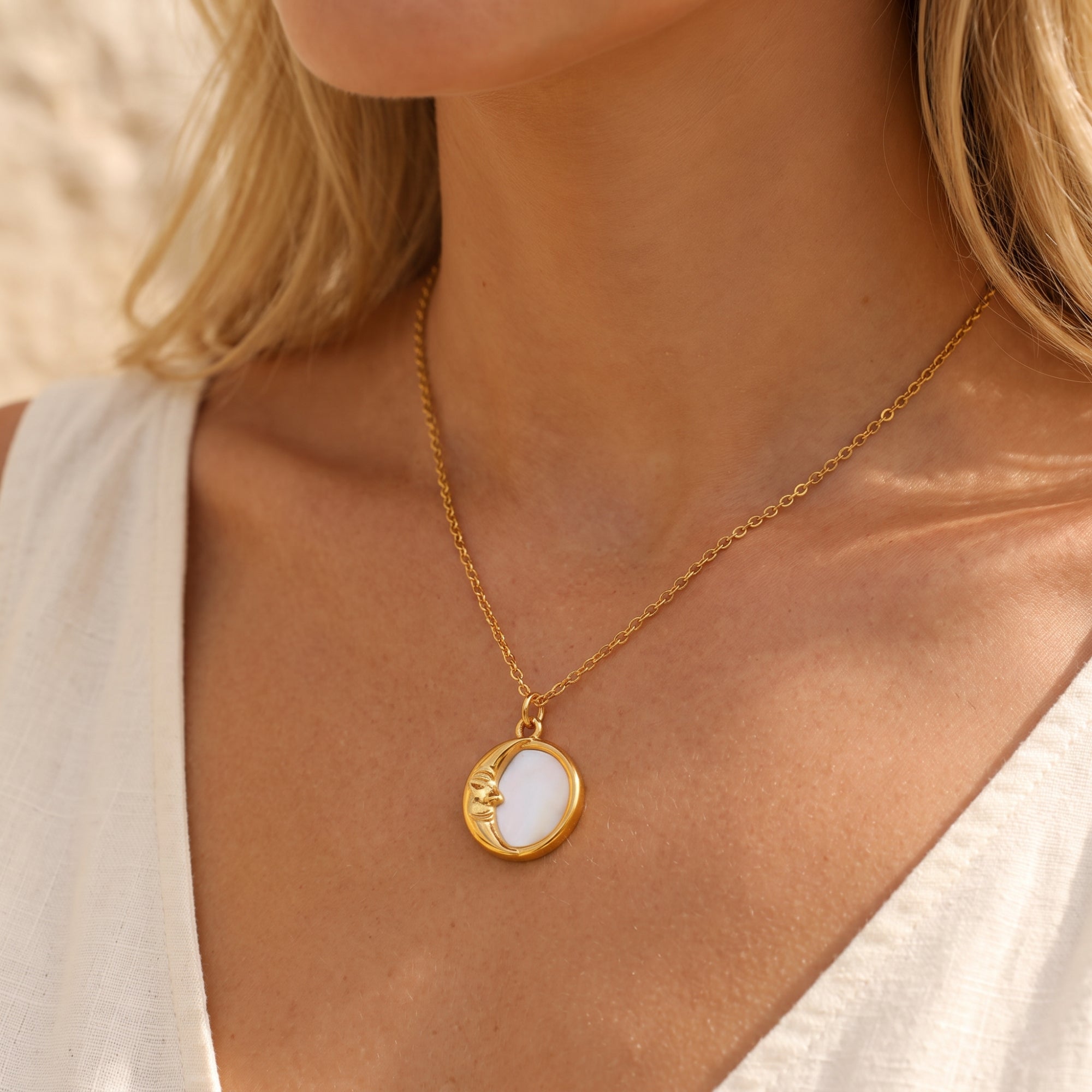 The Crescent Moon Pendant Necklace