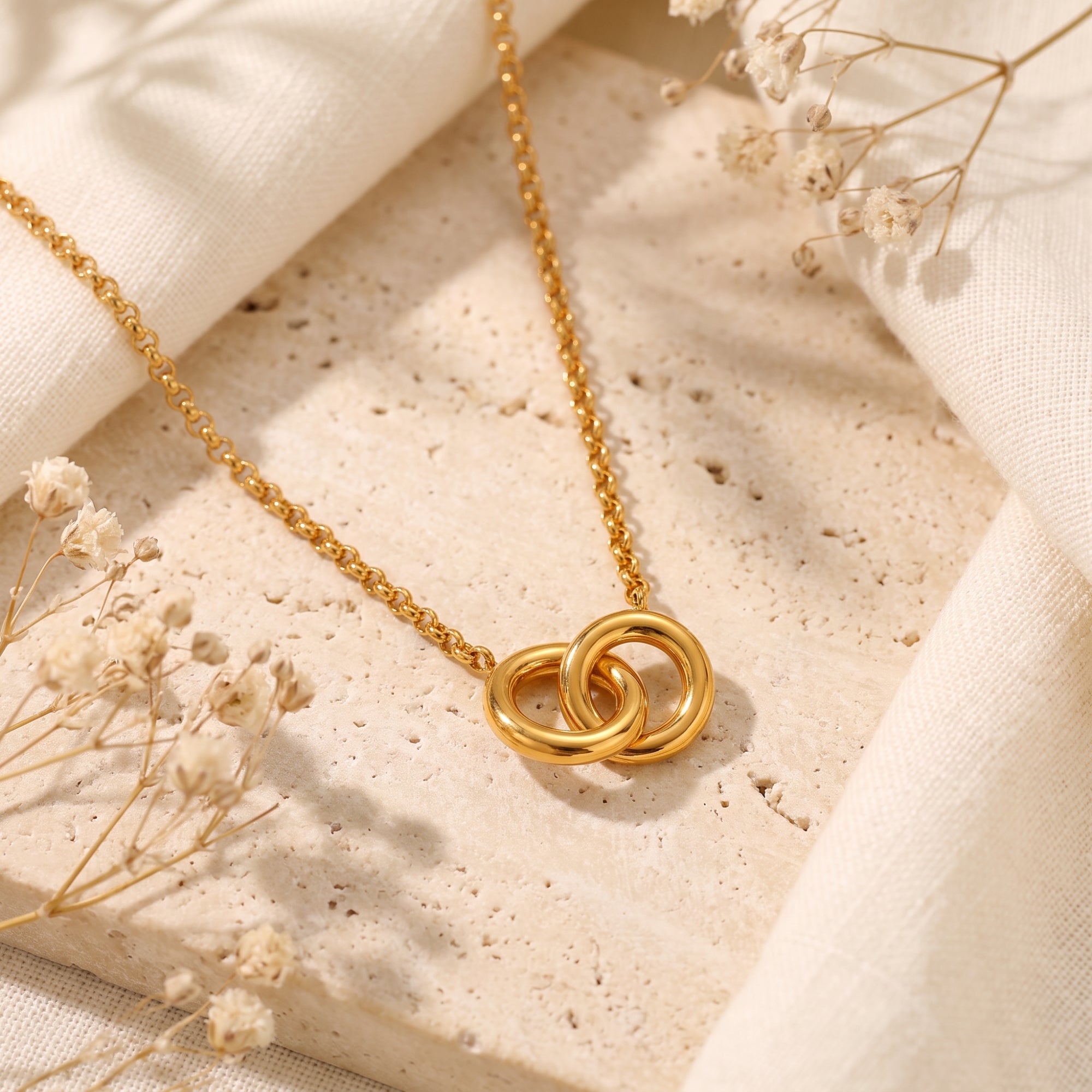 The Interlocking Ring Necklace