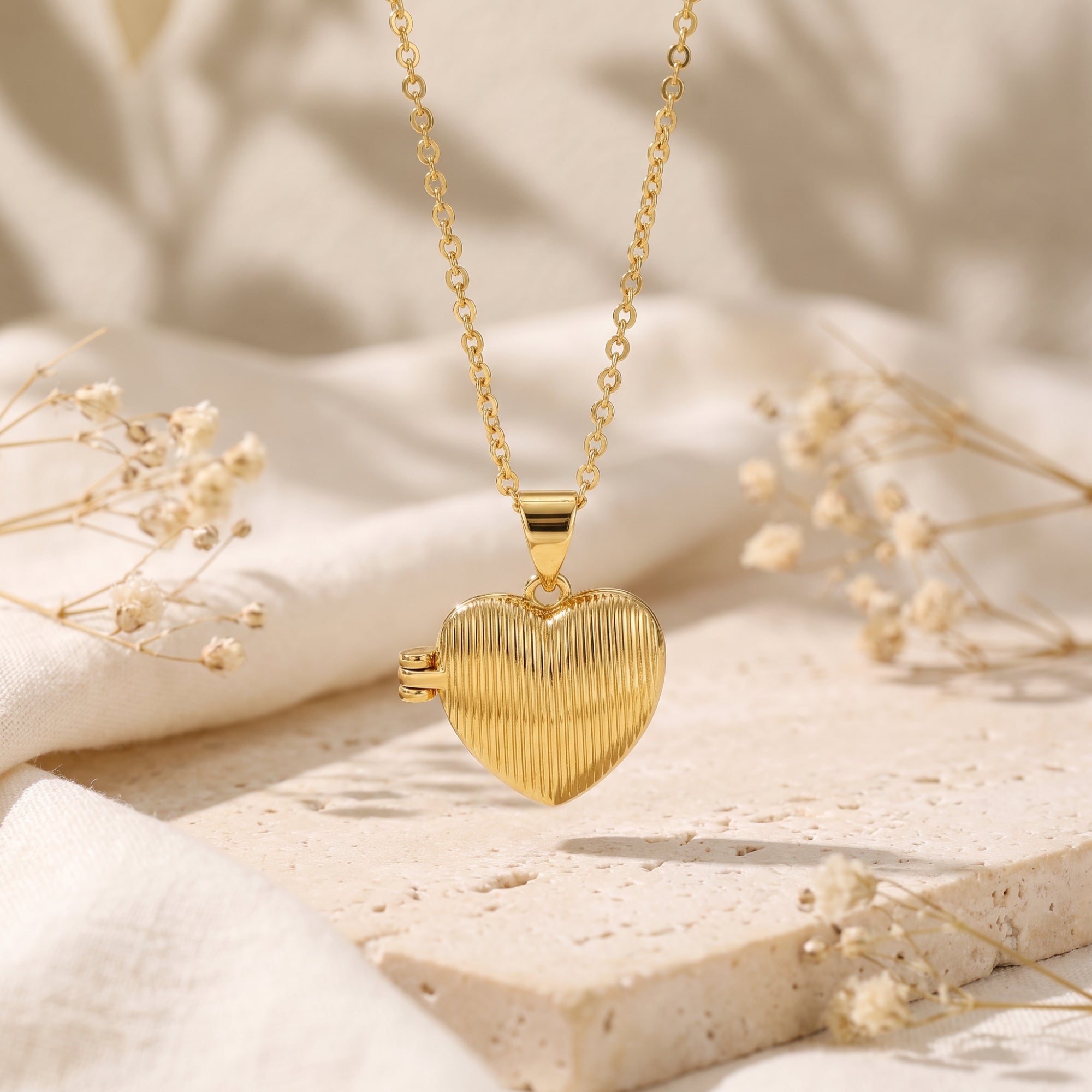 The Ribbed Heart Locket Necklace