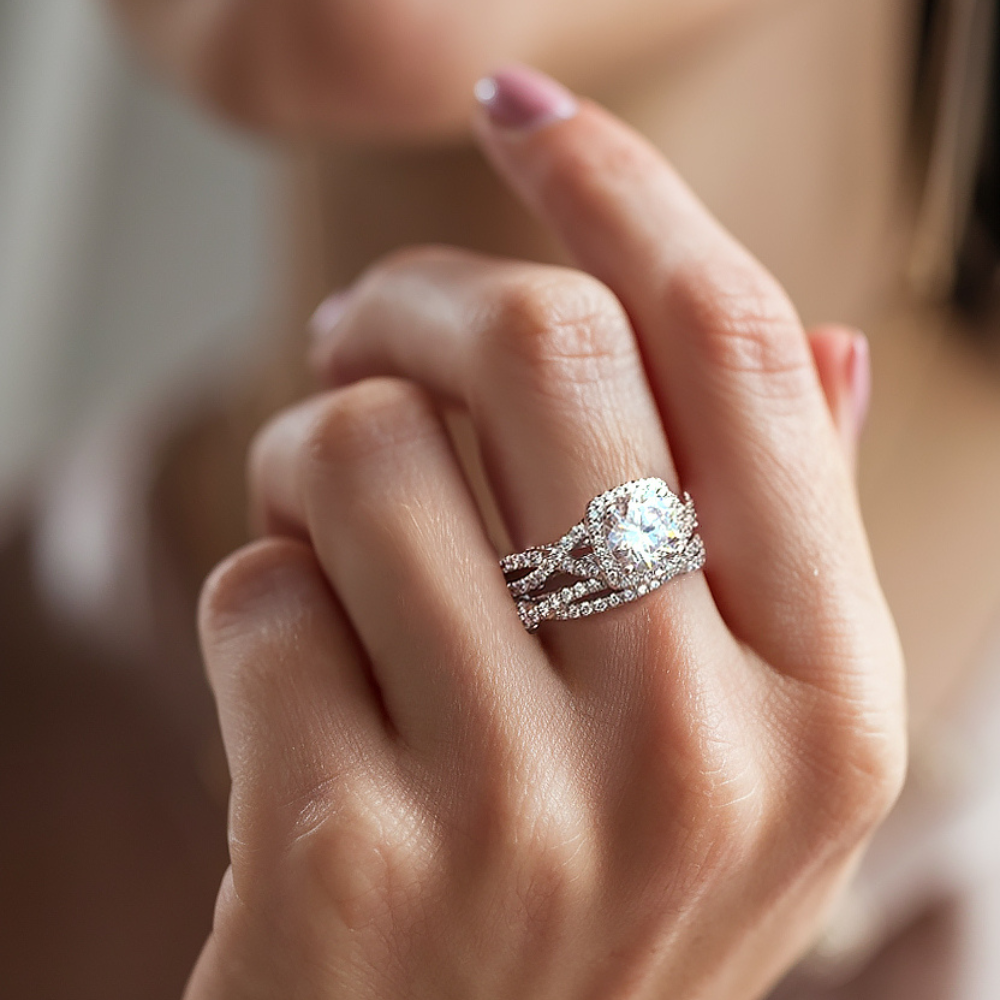 Ensemble alliance et bague de fiançailles, diamants taille brillant, 2 pièces