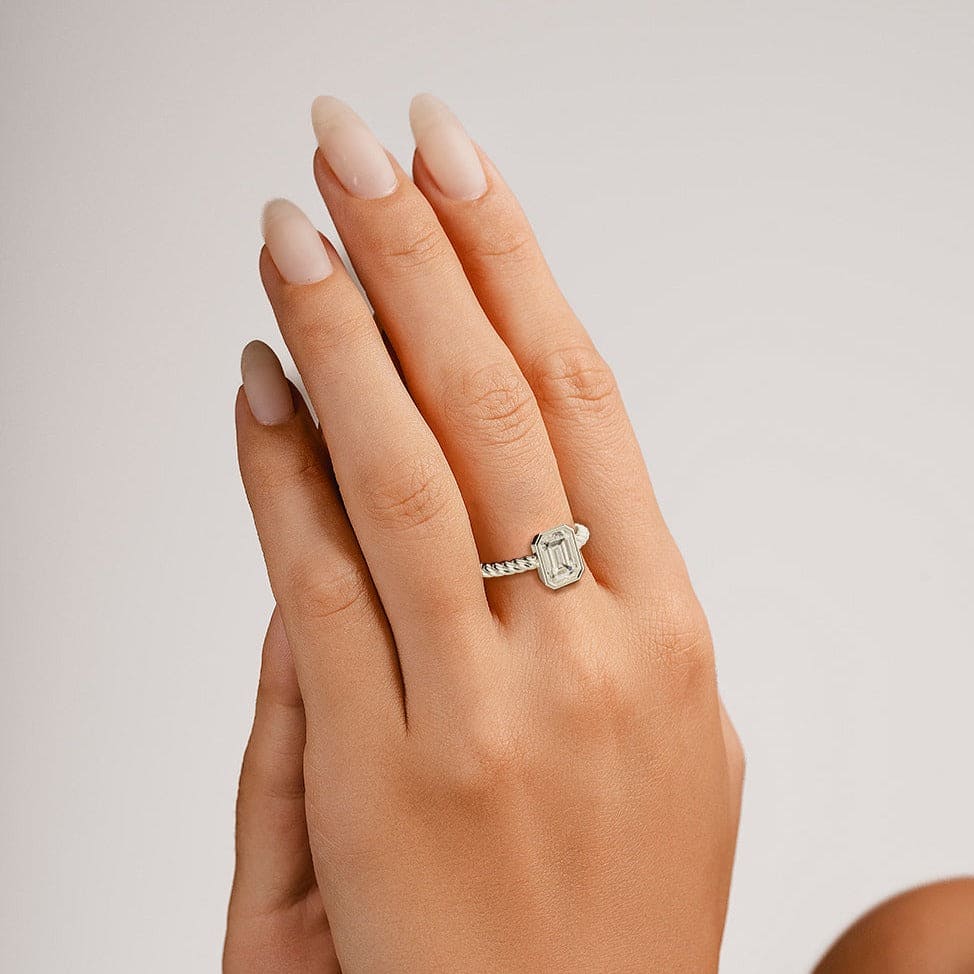 Der Solitär: Smaragdschliff-Diamantring - S925 Sterling Silber