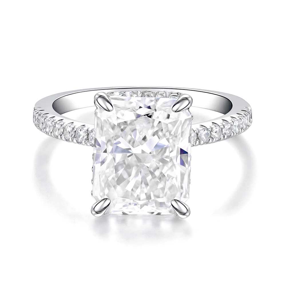 4 Karat Radiant Cut Moissanit Eternity Ring