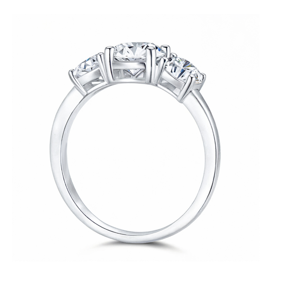 1 Karat Moissanitring mit drei Steinen im Rundschliff