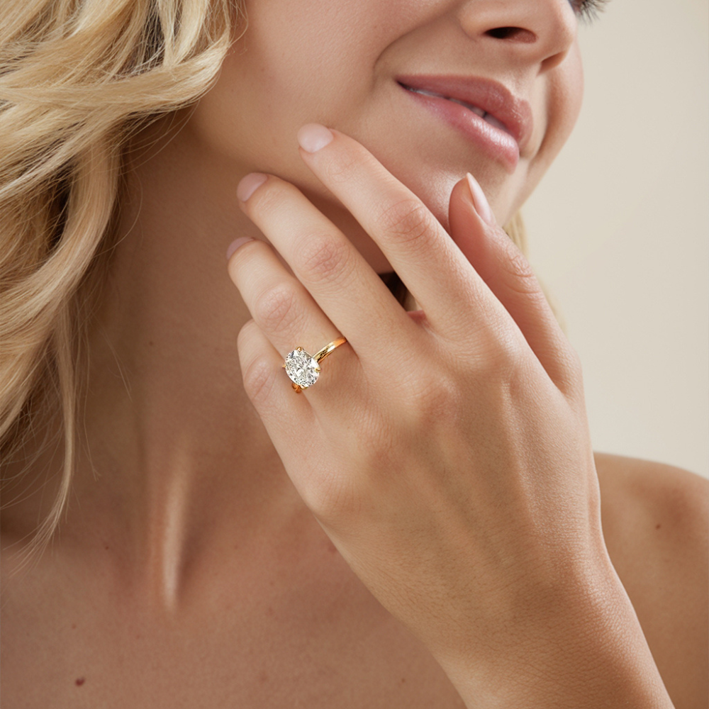 Ovaal Geslepen Roségouden Solitaire Moissanite Ring