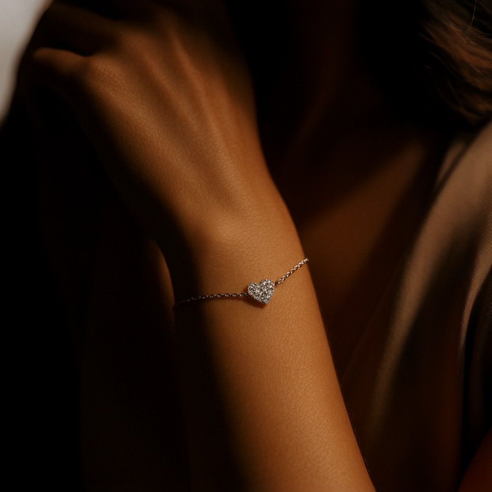 Zeitloses Diamant-Herzarmband