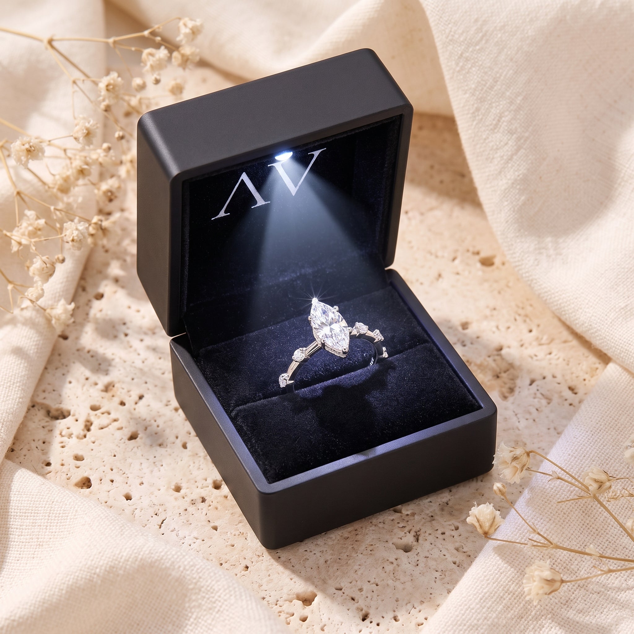 YLQ4584-rings - Premium LED Gift Box Presentation