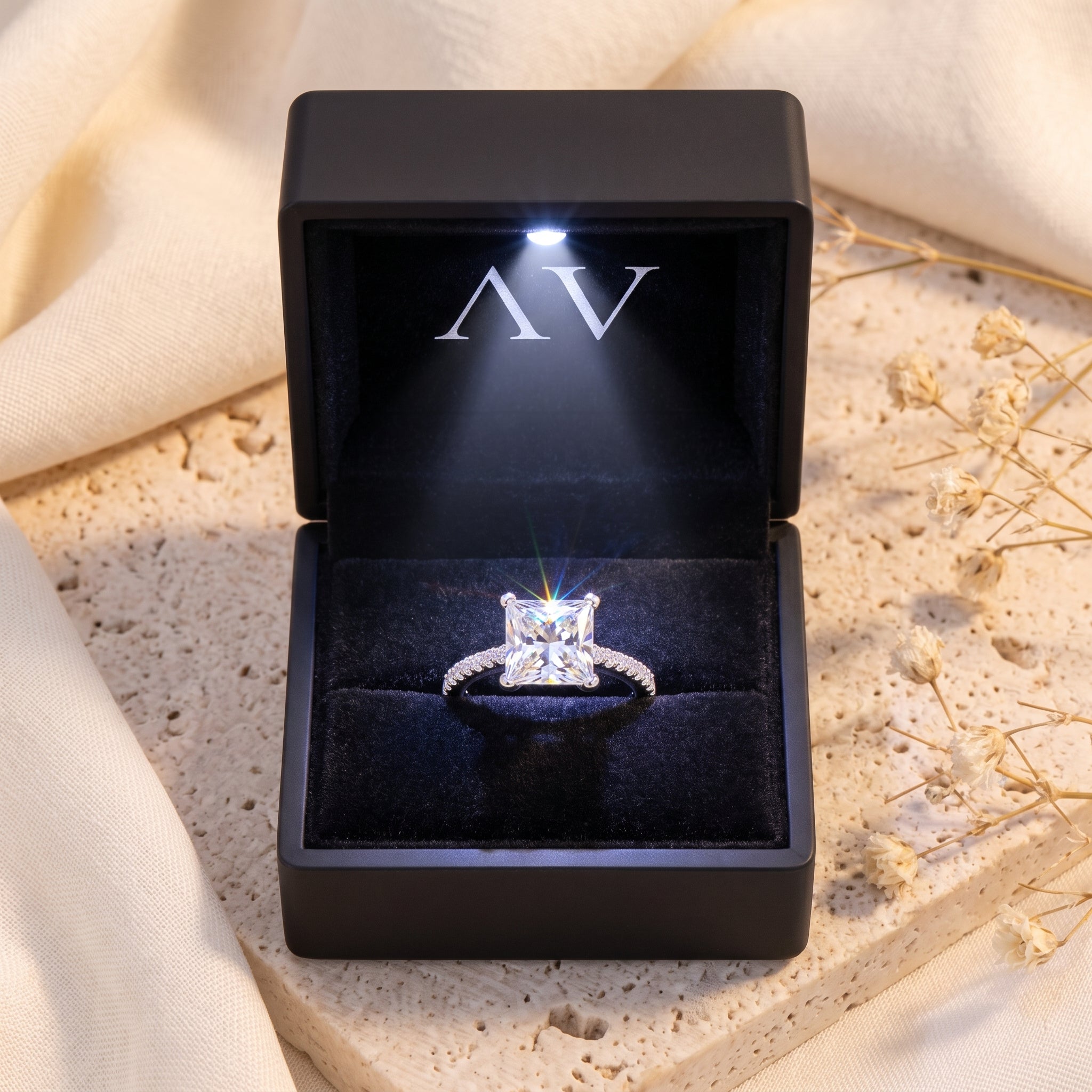 YLQ4763-rings - Premium LED Gift Box Presentation