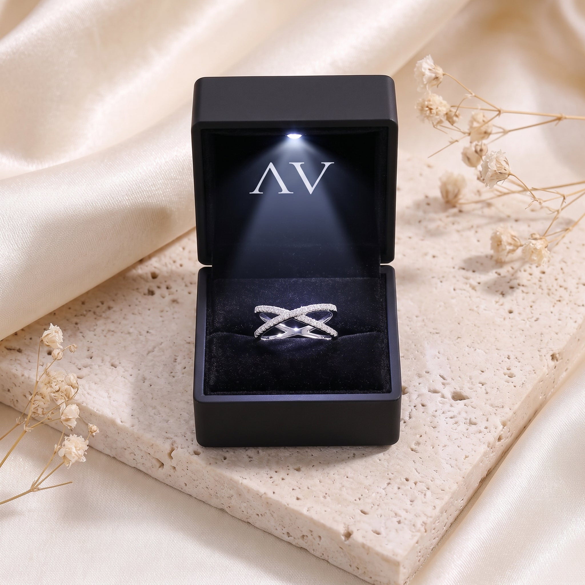 YLQ4834-rings - Premium LED Gift Box Presentation