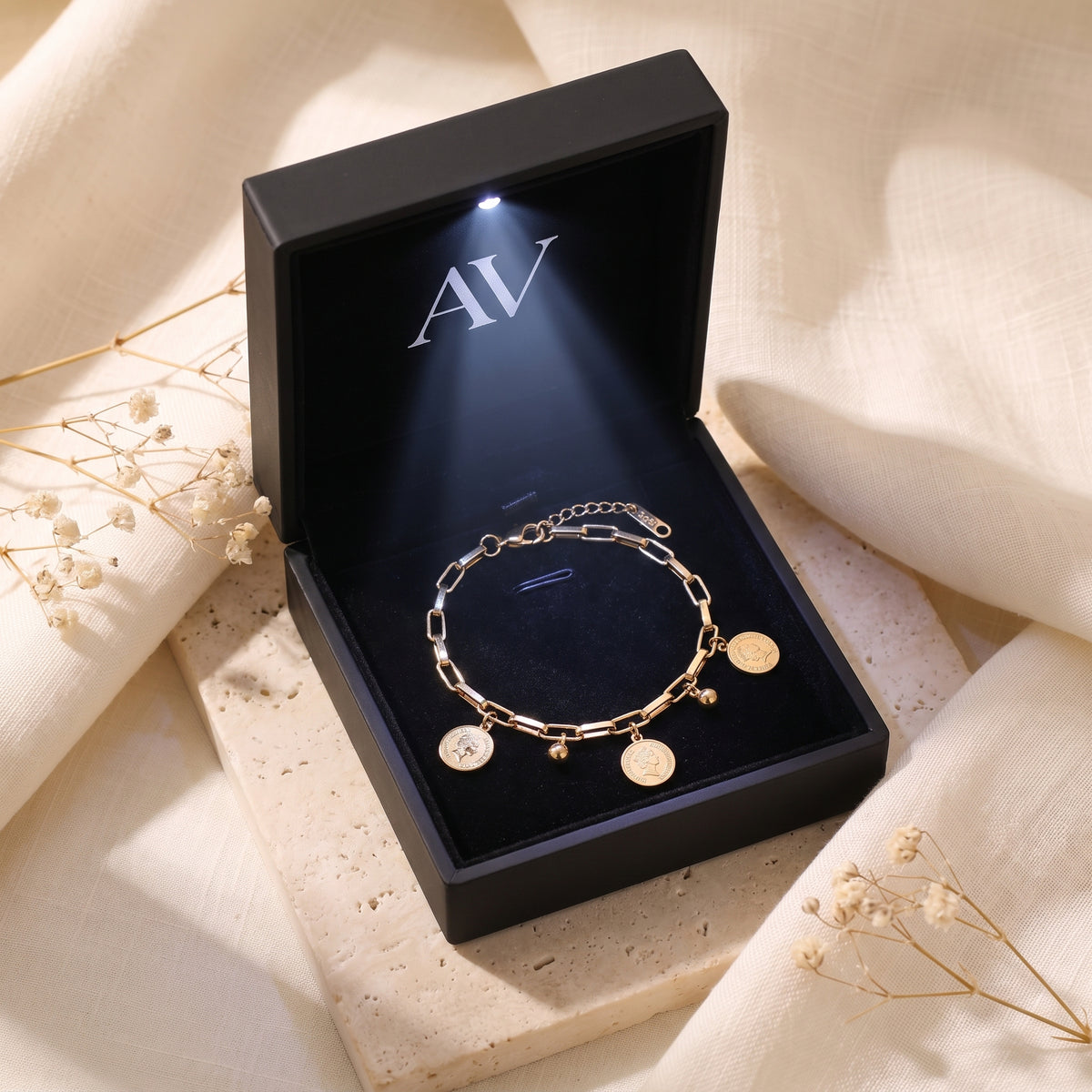 YLQ49463-bracelet - Premium LED Gift Box Presentation