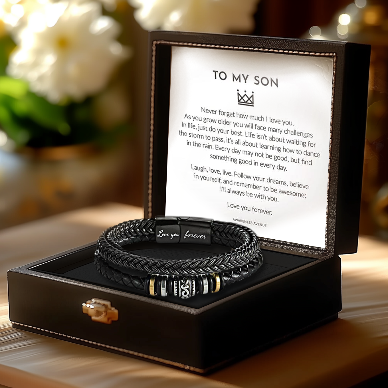 Elegant mom and son bracelet symbolizing family connection, featuring engraving.