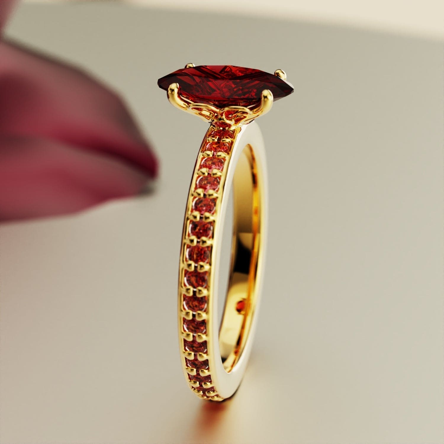 Purpurne Eleganz: Ovalschliff-Eternity-Ring – 18 Karat Gold Vermeil