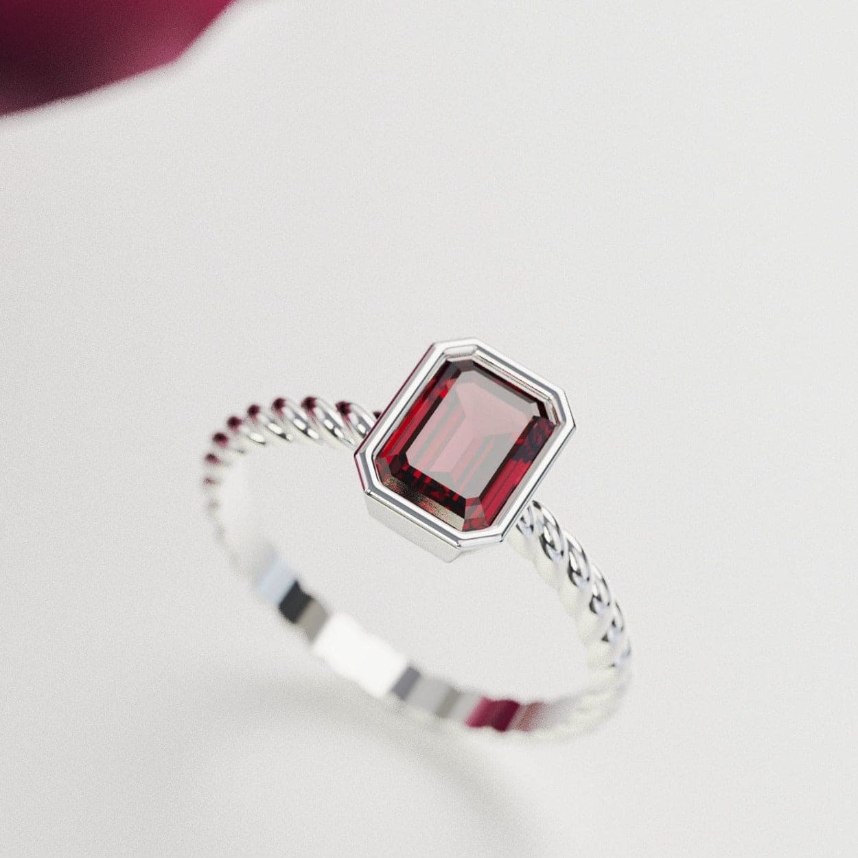 Der Solitär: Granatring im Smaragdschliff – S925 Sterling Silber