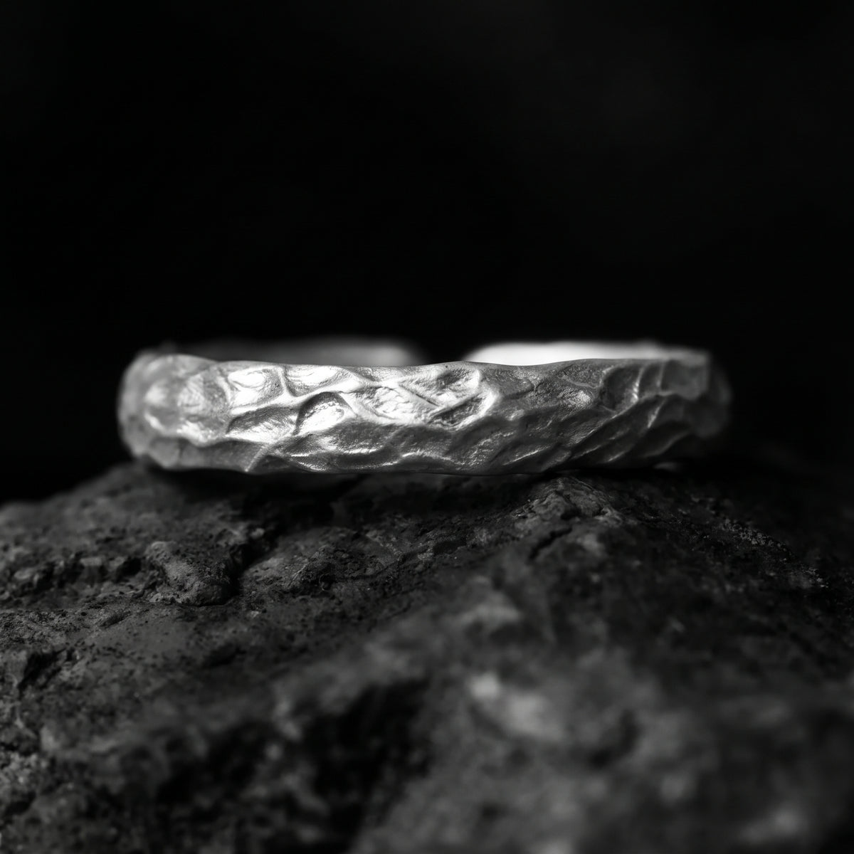 The Drift Textured Ring