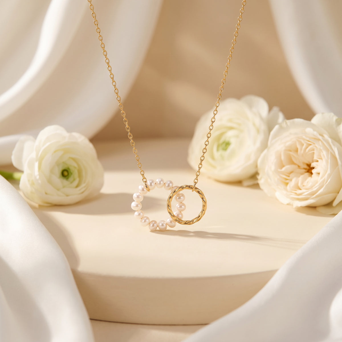 The Pearl Interlocking Circle Necklace