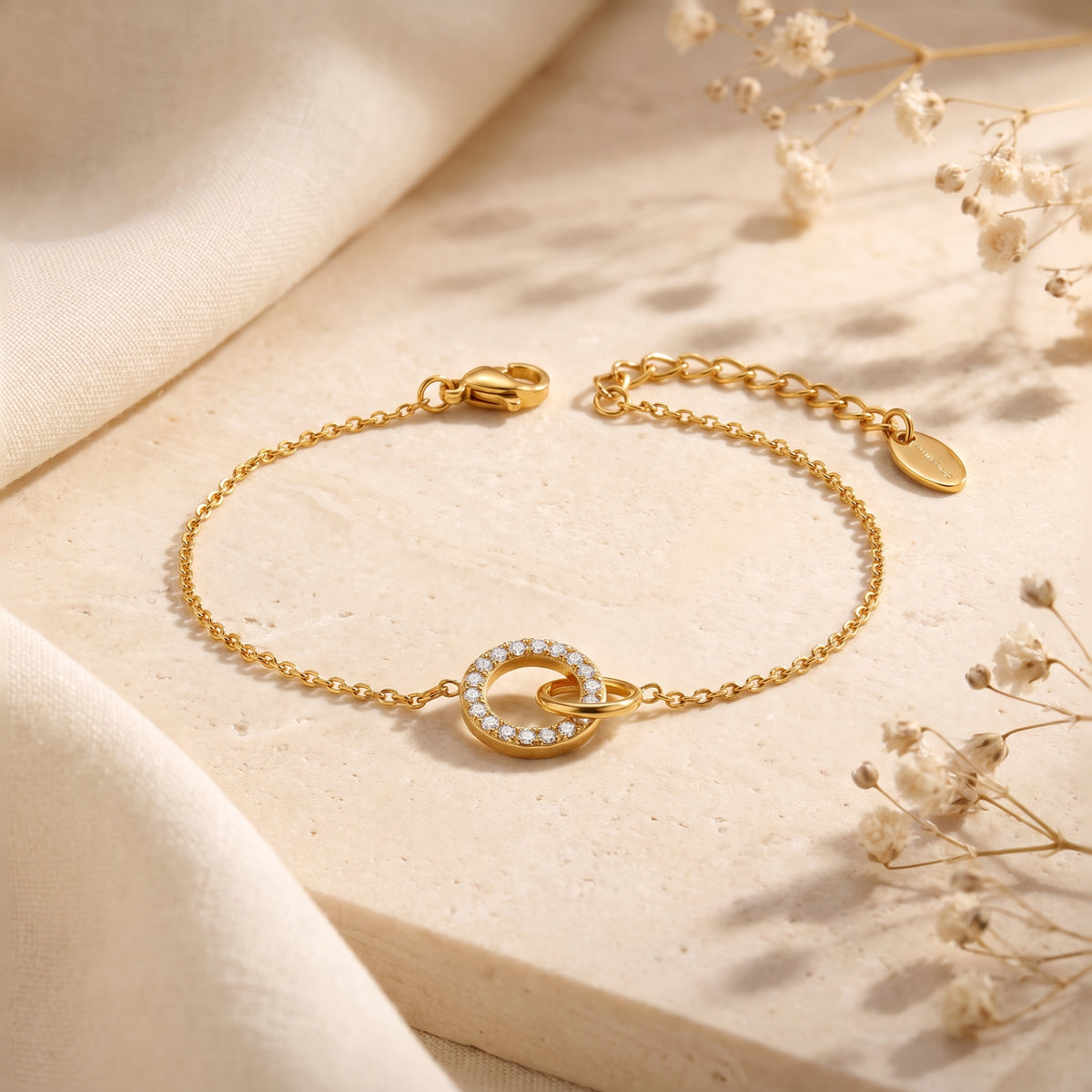 The Interlocking Circle Bracelet