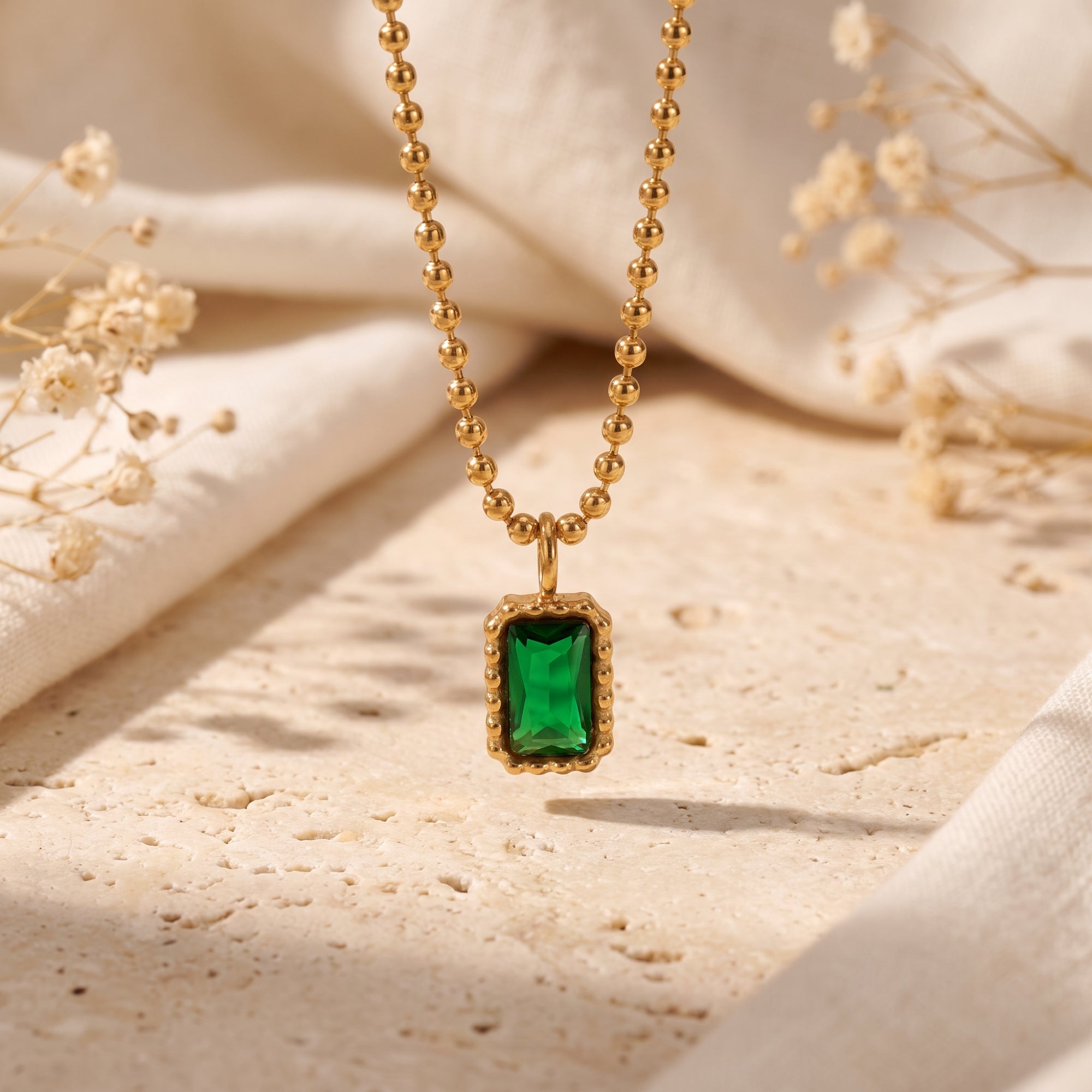 The Emerald Beaded Pendant Necklace