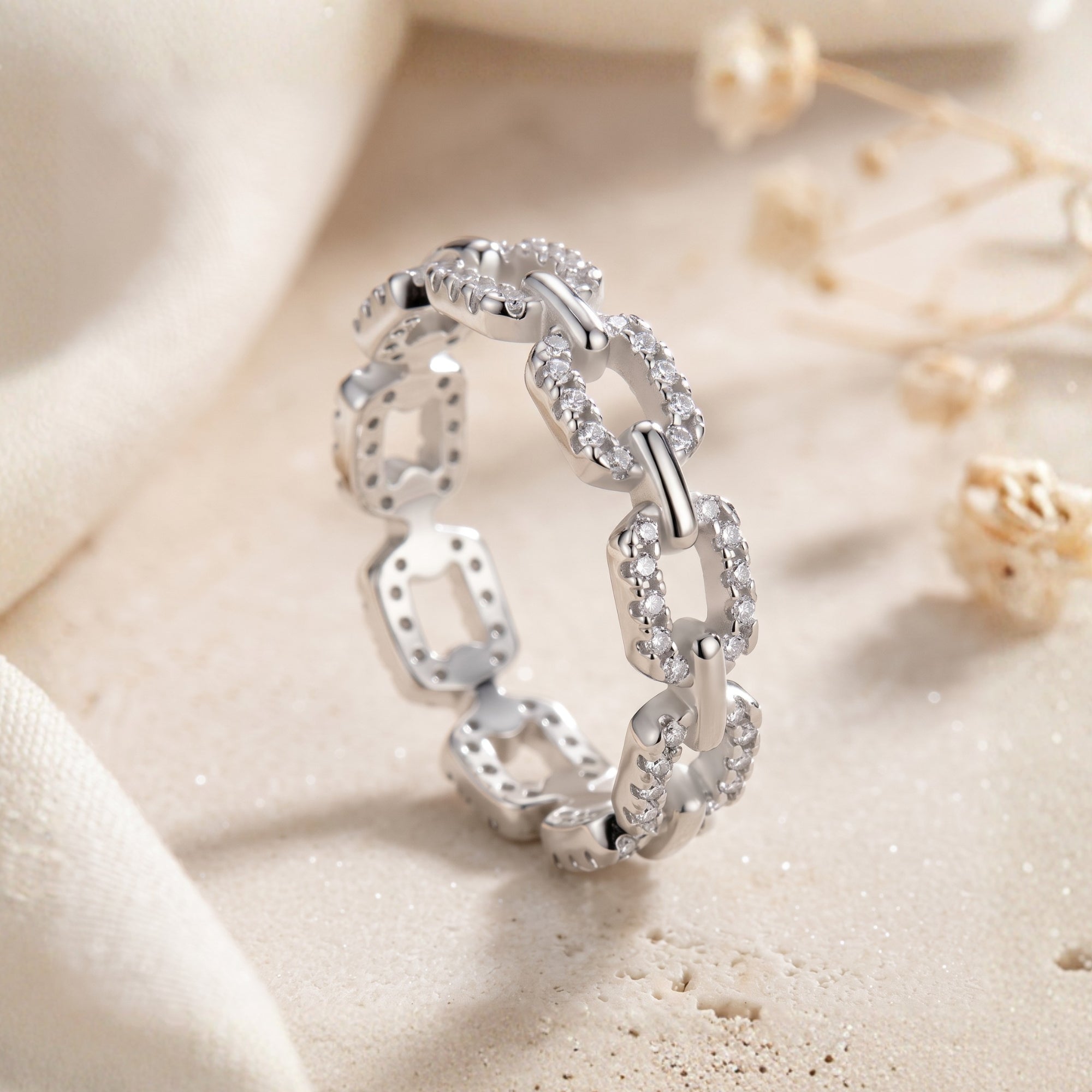 The Adoralique Ring