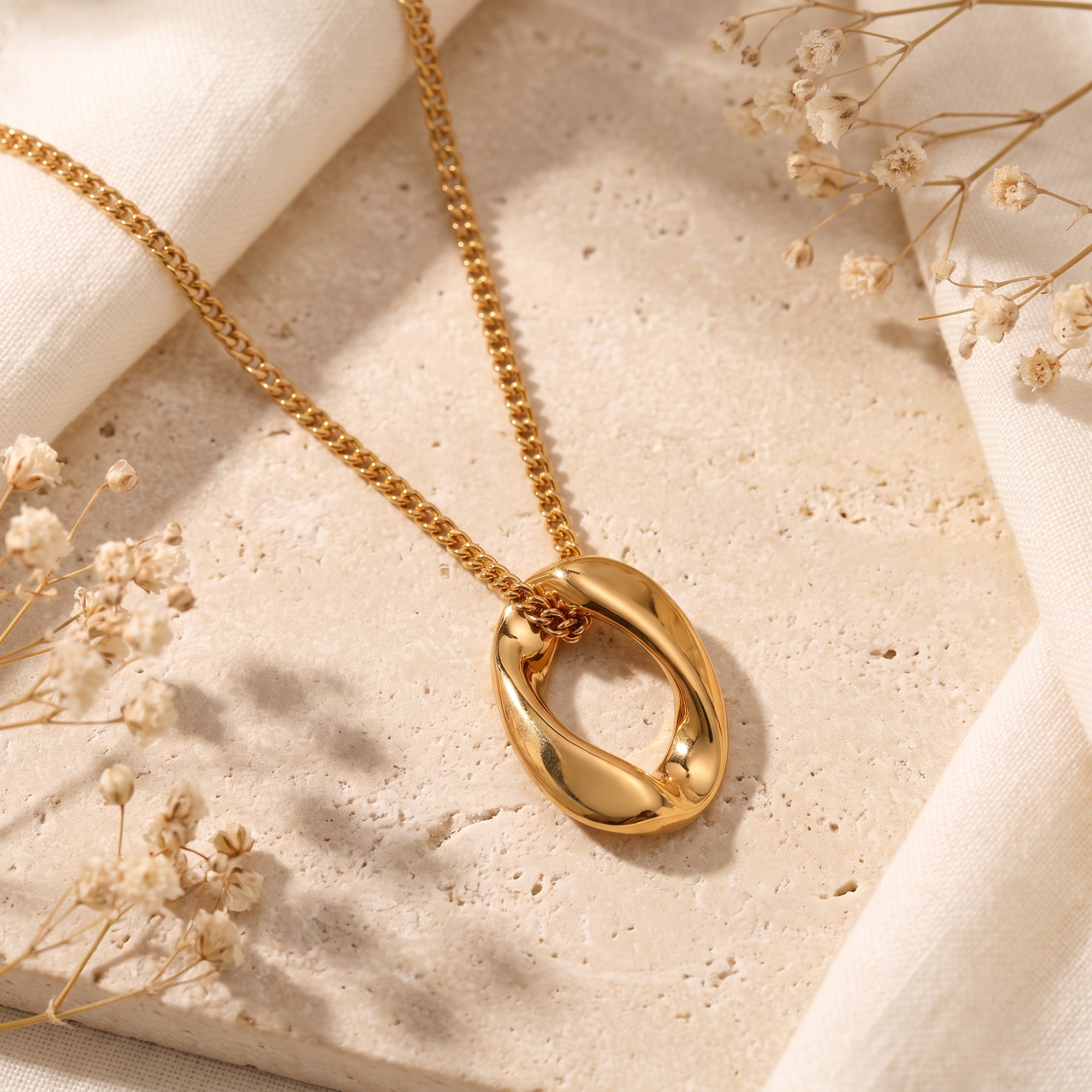 The Atelier Oval Necklace