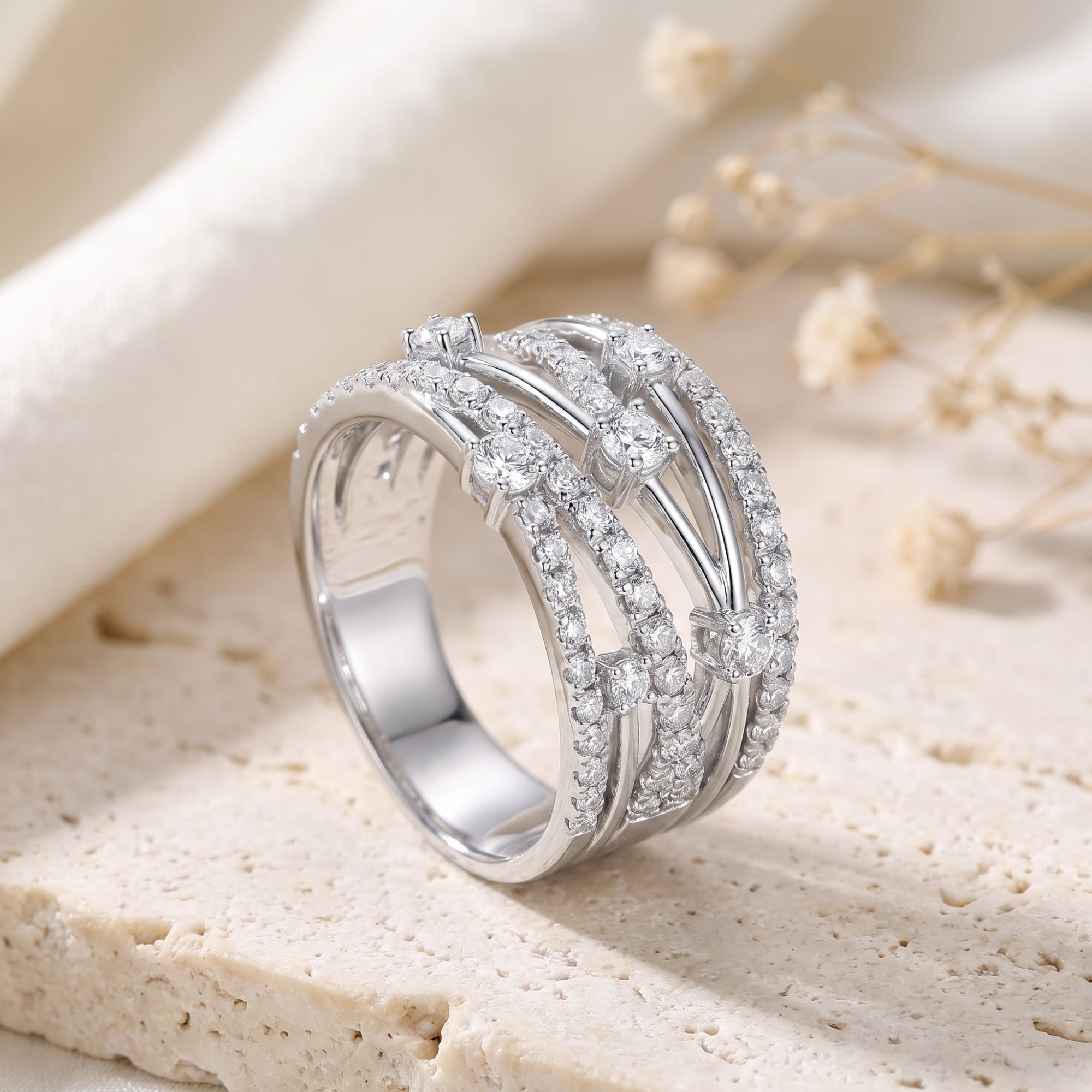 La bague Aria entrecroisée