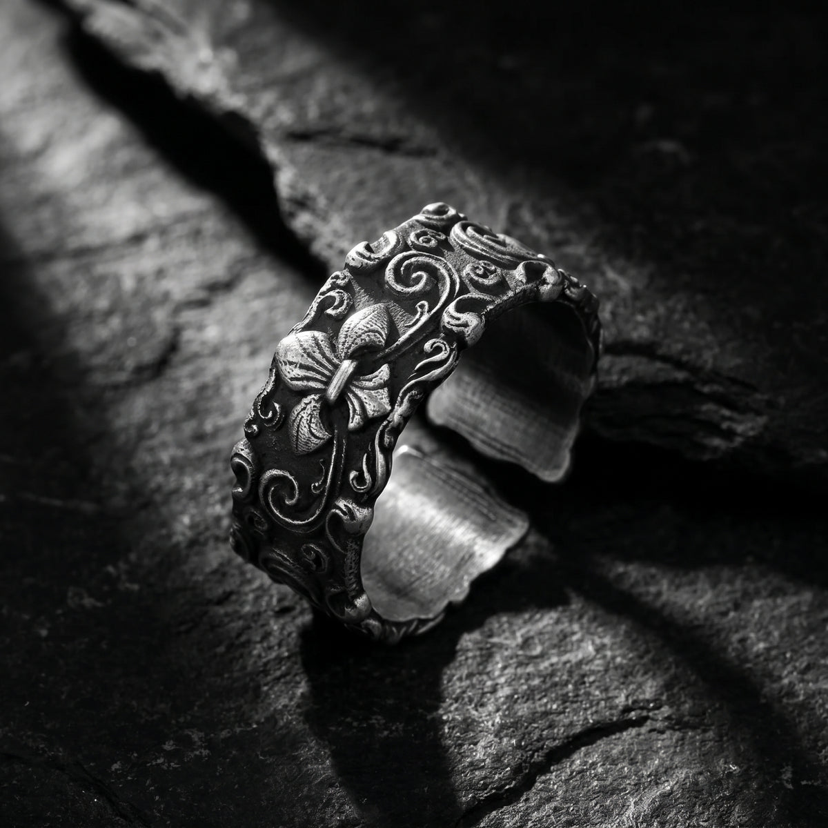 The Fleur-de-lis Open Band Ring