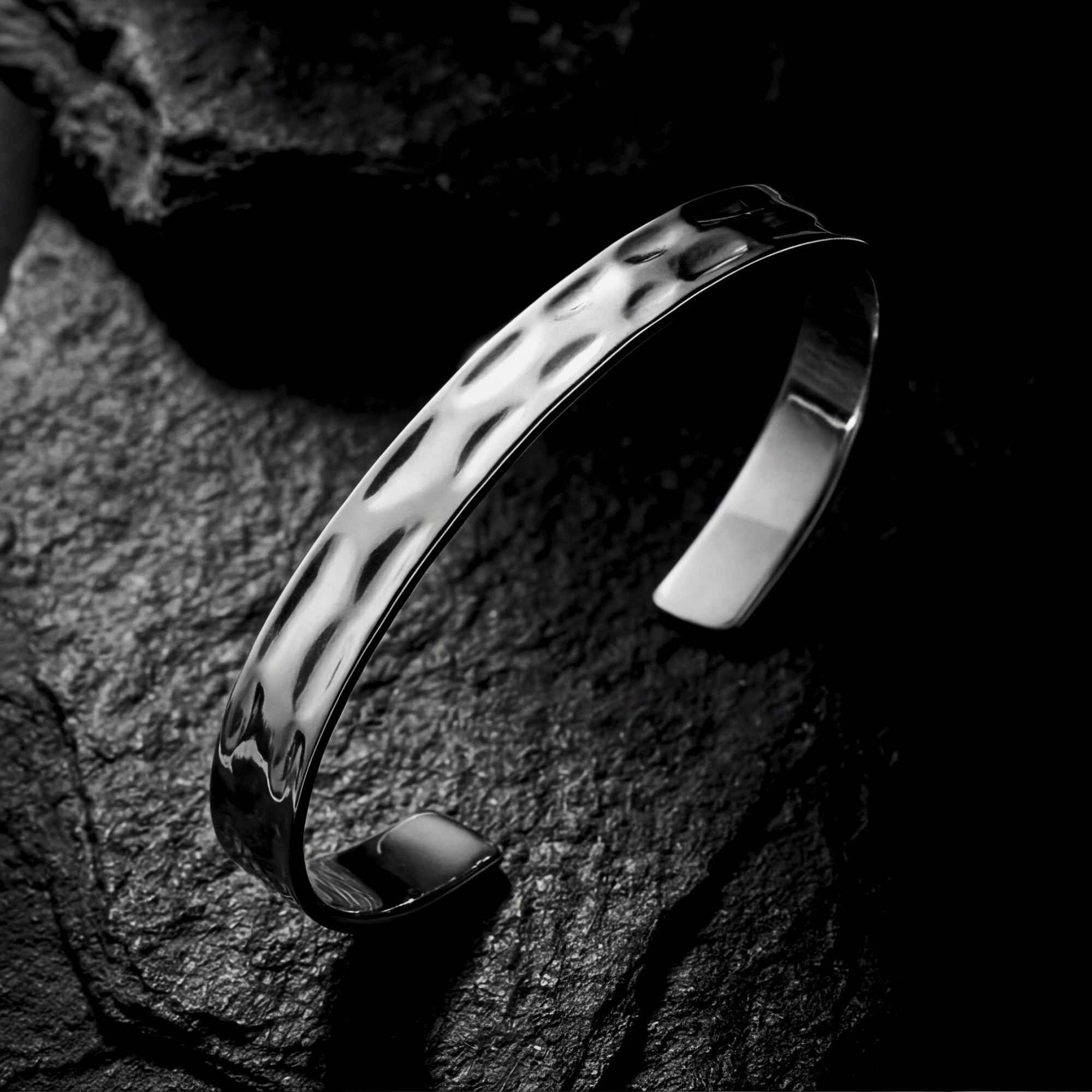 Hammered Edge Bangle - Silver