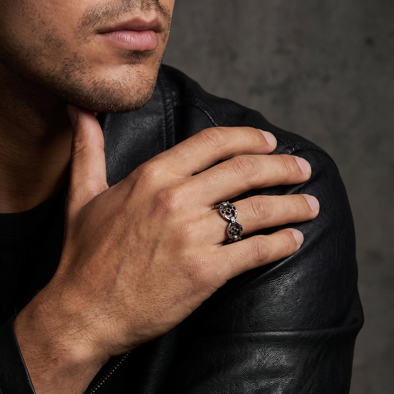 The Sculpted Oval Link Ring