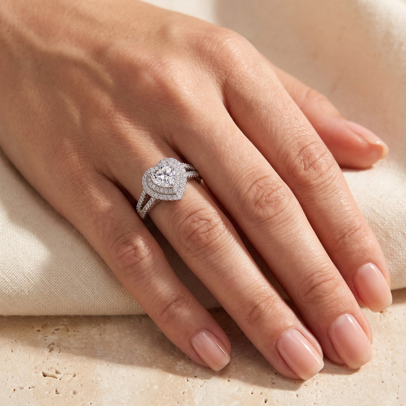 La bague cœur à double halo