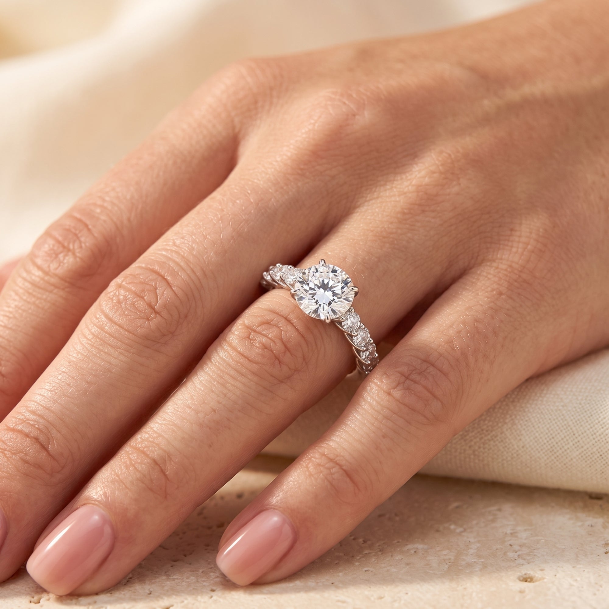 La bague solitaire Aria