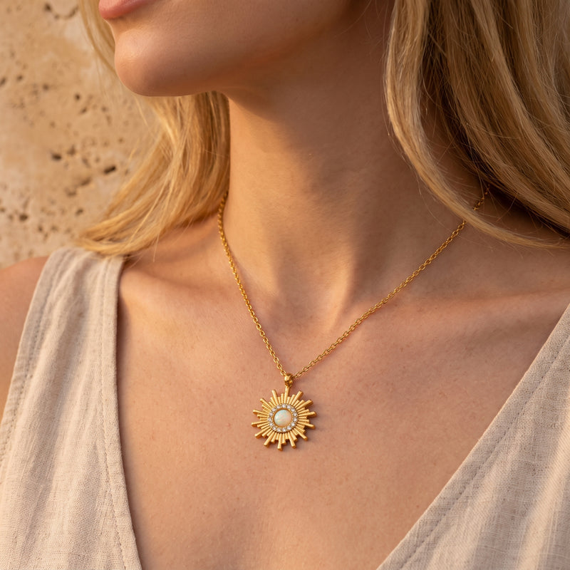 Le collier pendentif Helios en opale