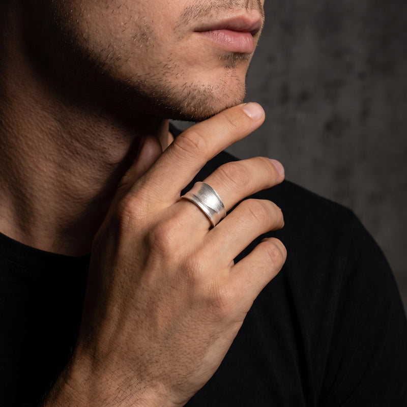 The Brushed Contour Ring