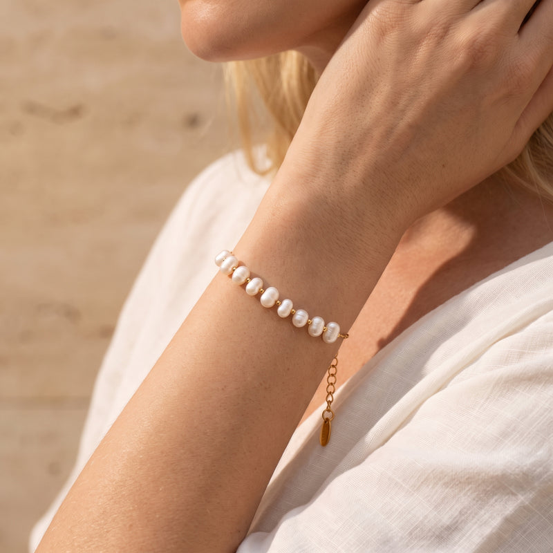 The Luminous Pearl Station Bracelet