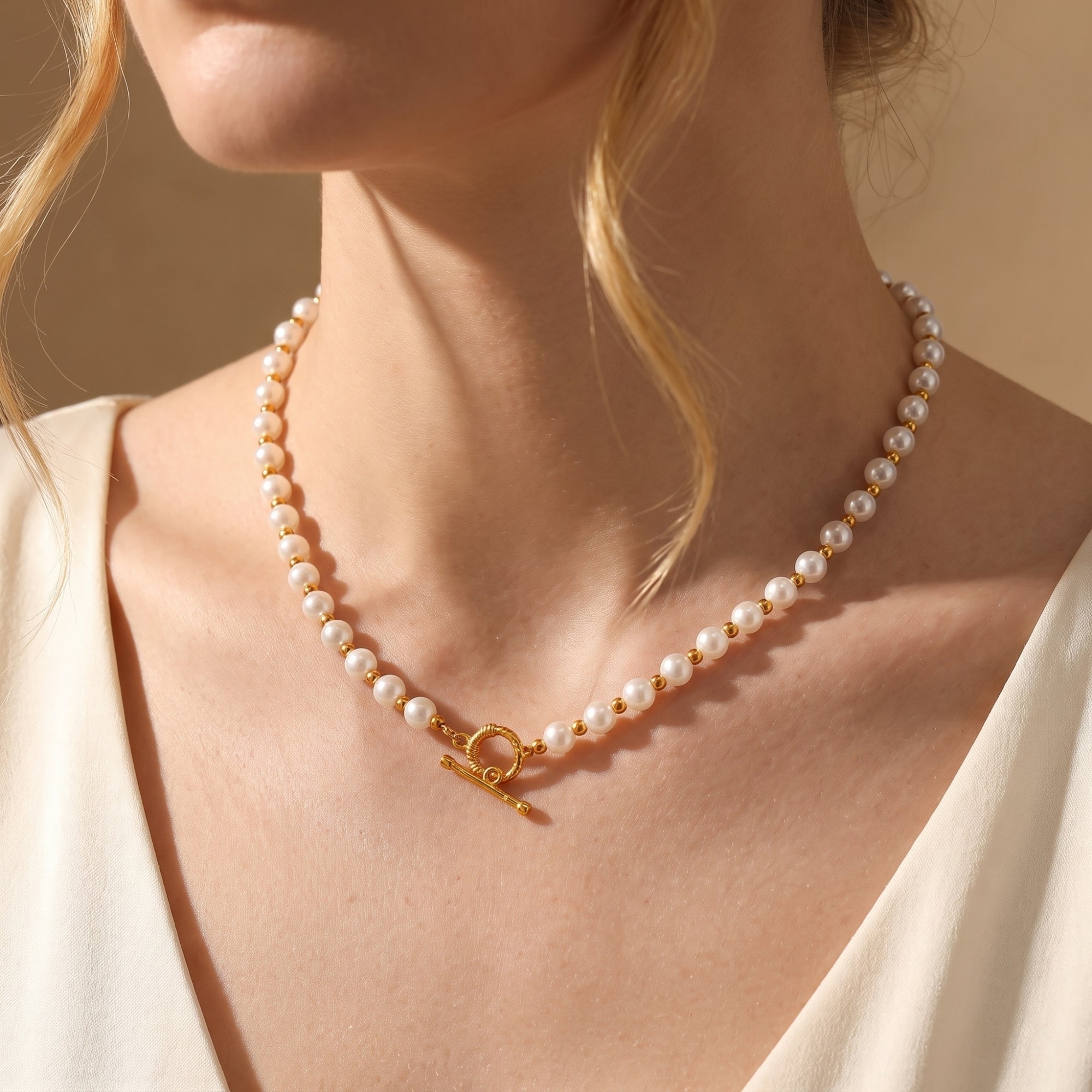 The Solis Pearl Toggle Necklace