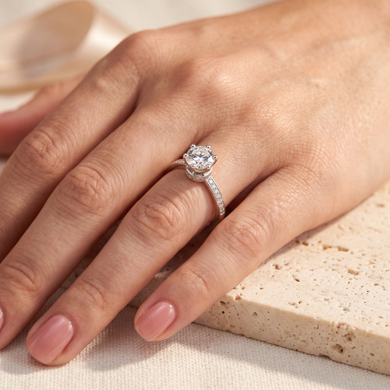 La bague solitaire Lumina