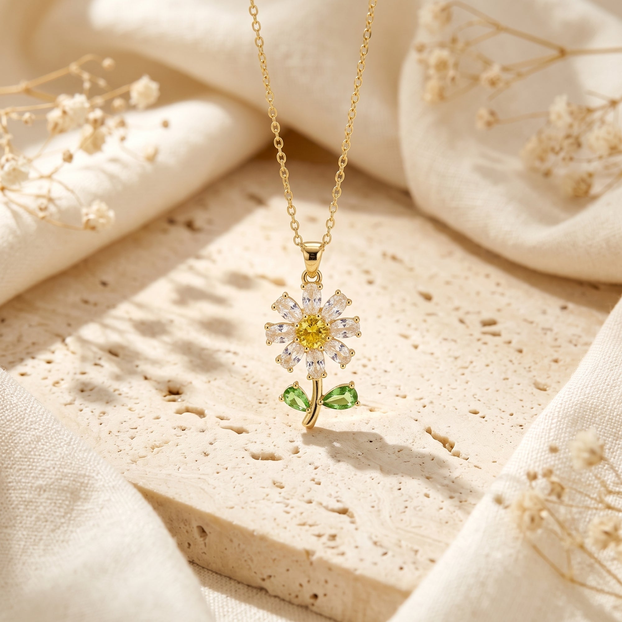 The Daisy Pendant Necklace