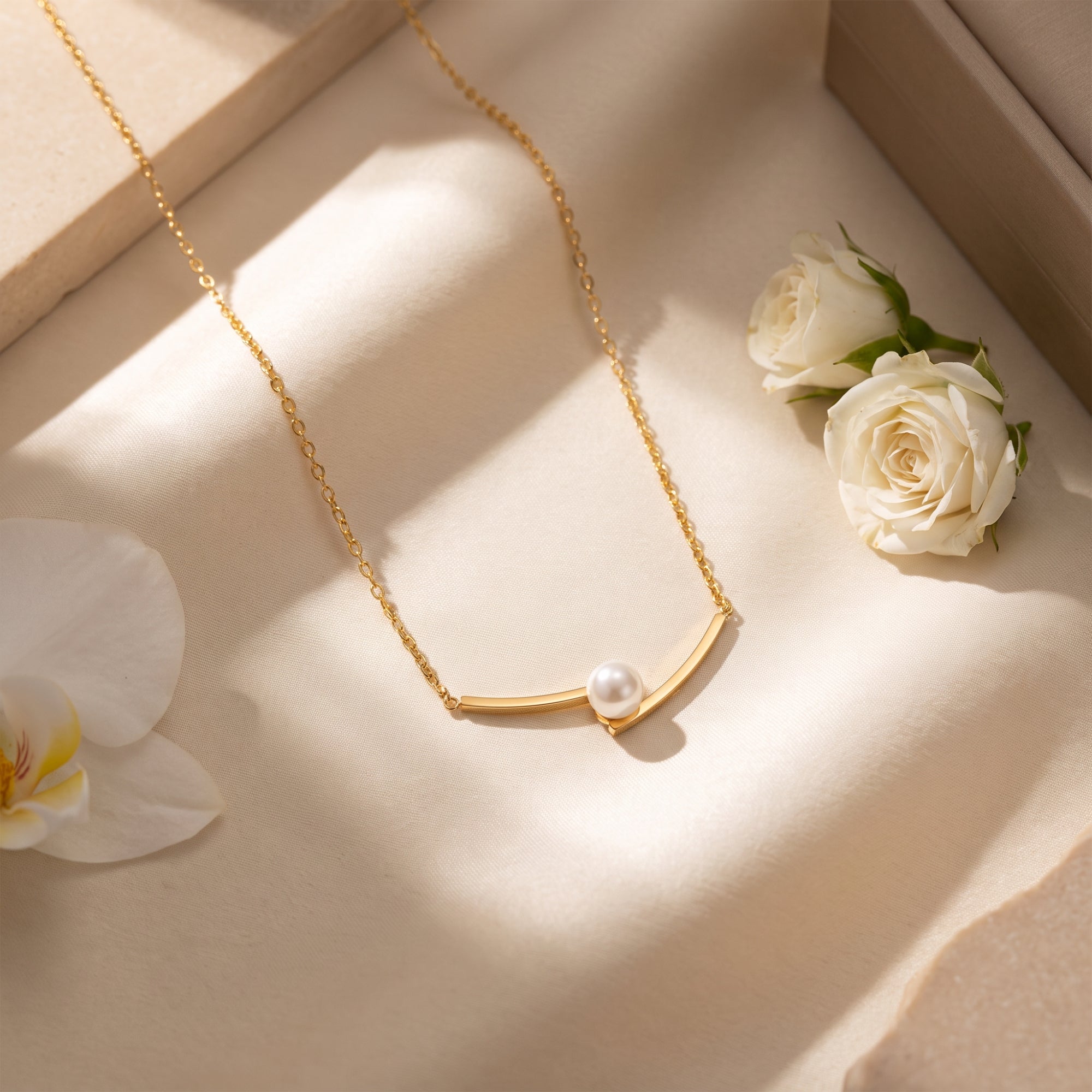 The Arc Pearl Bar Necklace