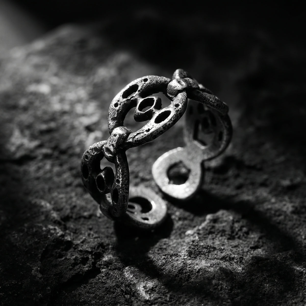 The Sculpted Oval Link Ring