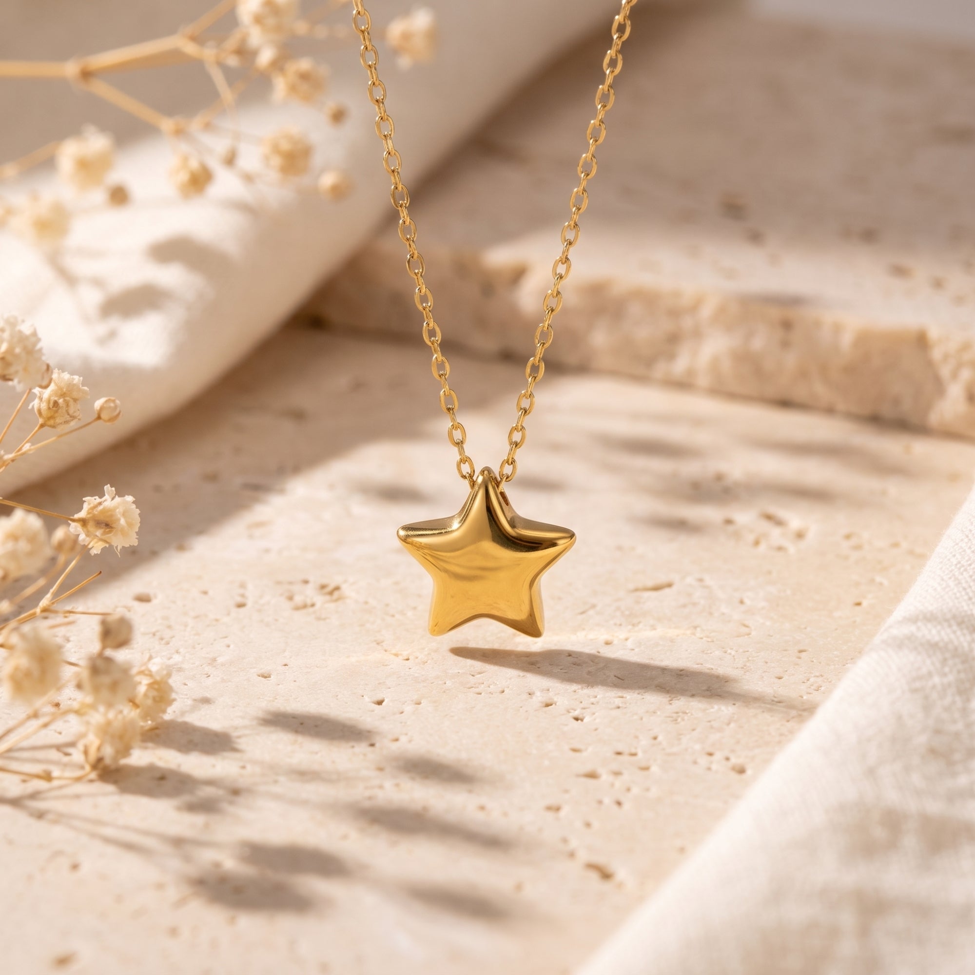 The Puffed Star Pendant Necklace