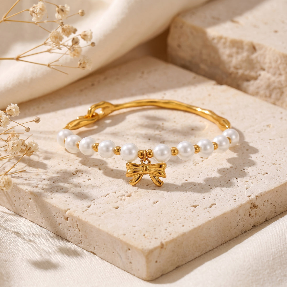 The Bow Pearl Bracelet