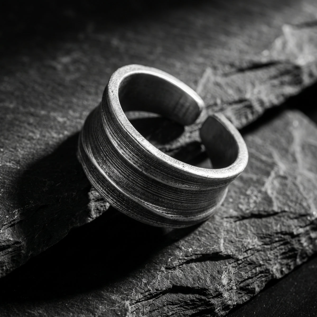 The Concave Ridge Ring