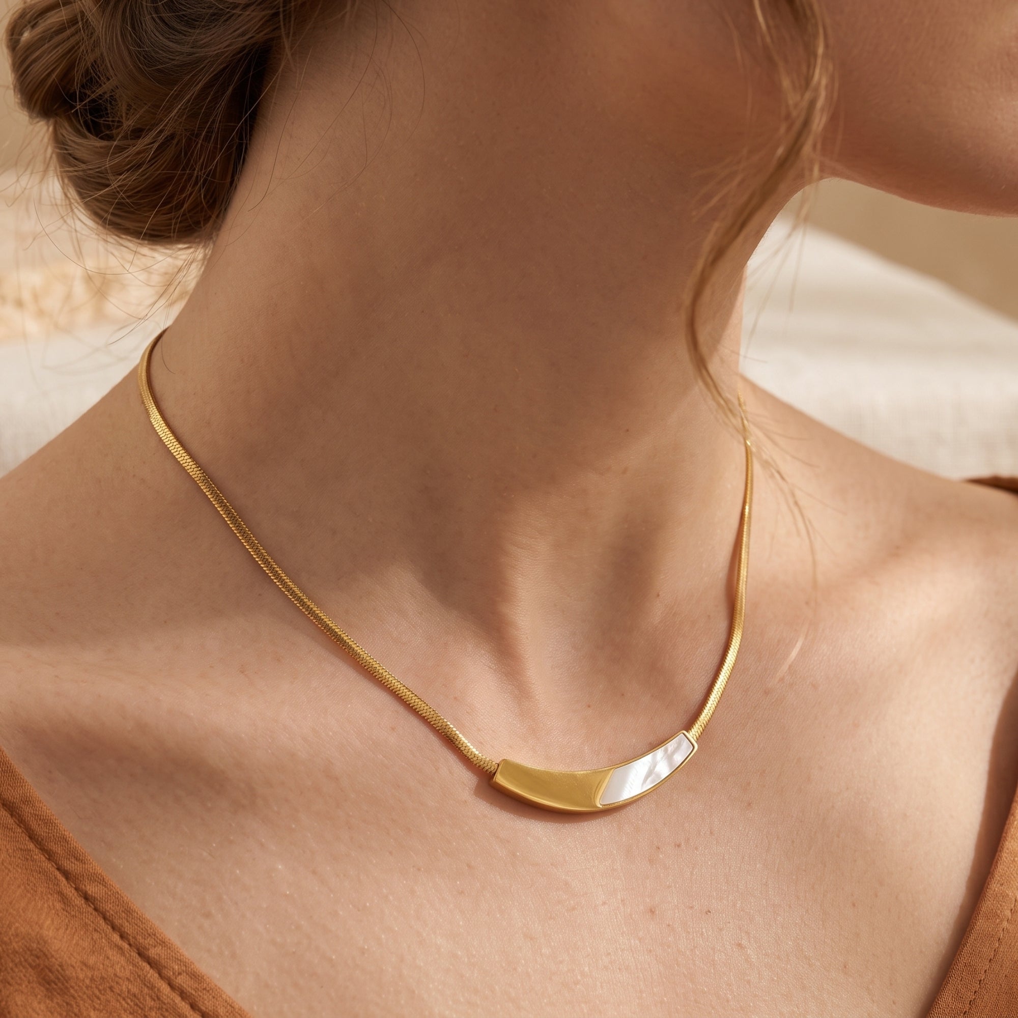 Le collier Dianella en nacre