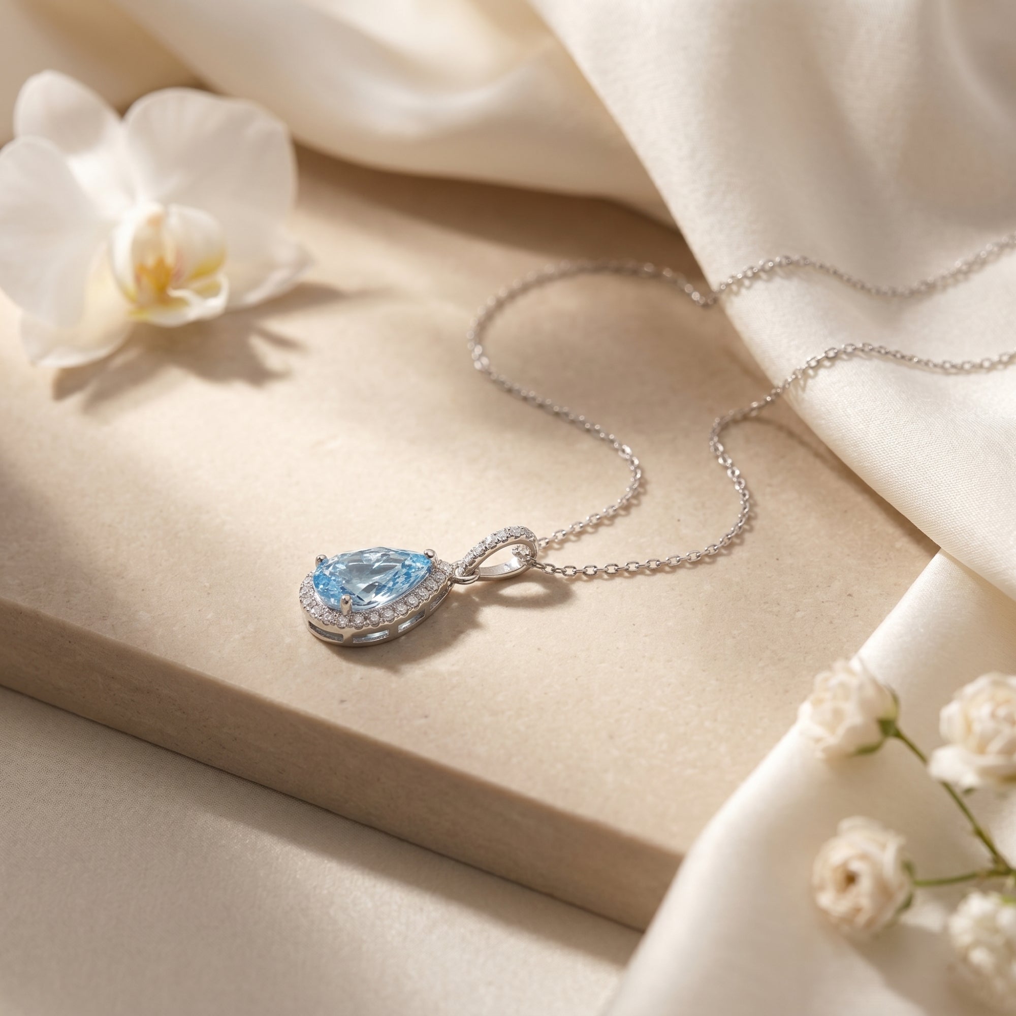 The Caladora Halo Aquamarine Necklace