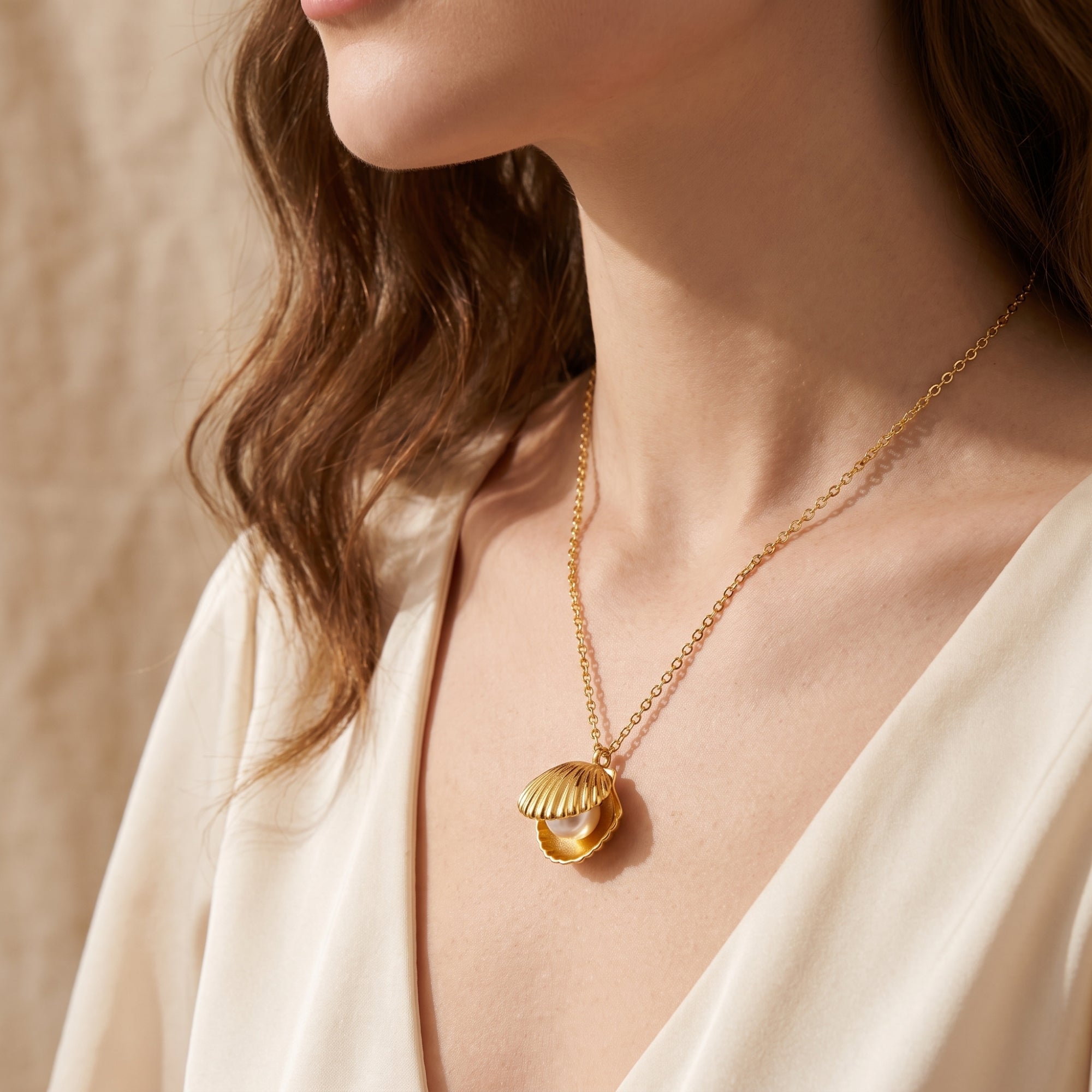 The Shell Pearl Pendant Necklace