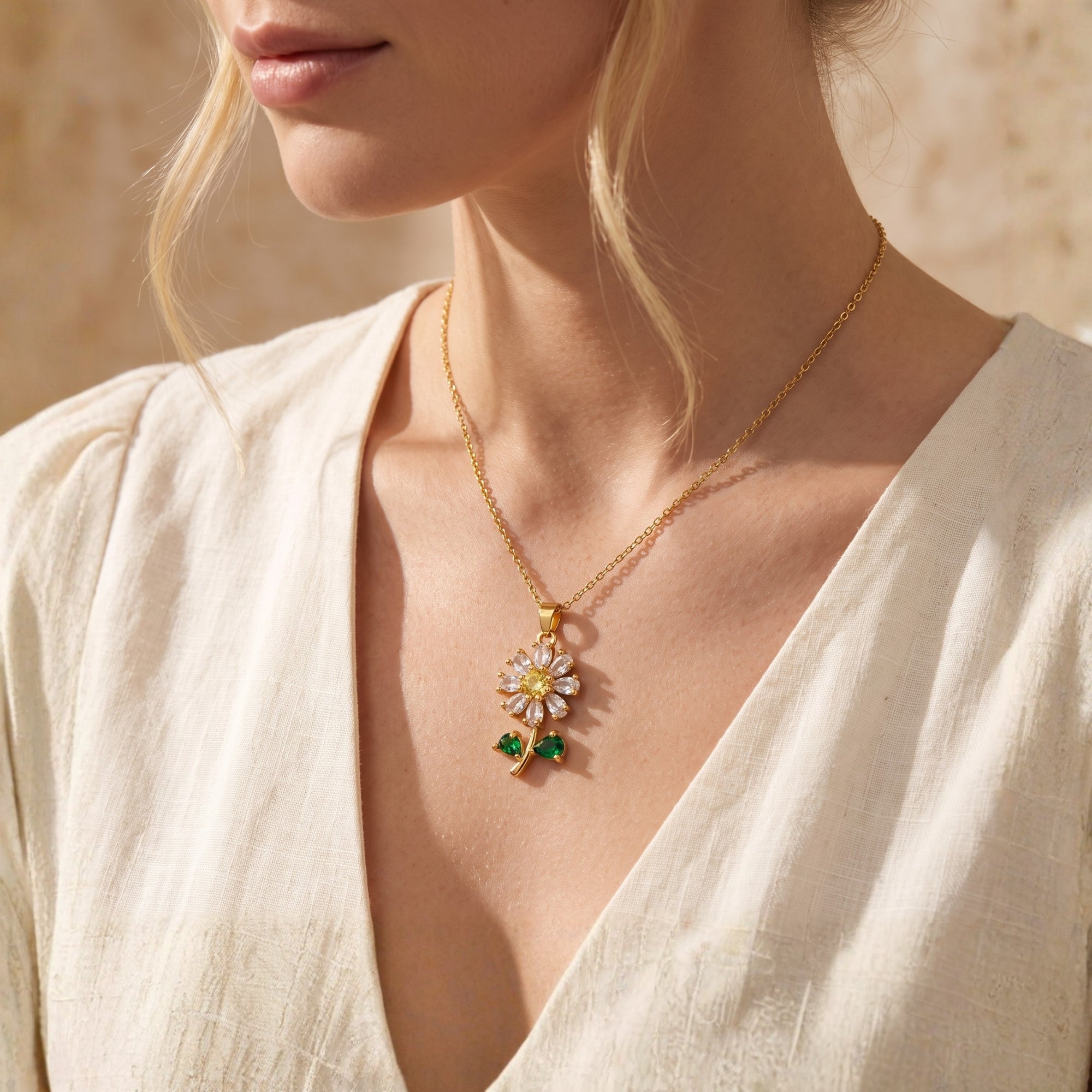 The Daisy Pendant Necklace