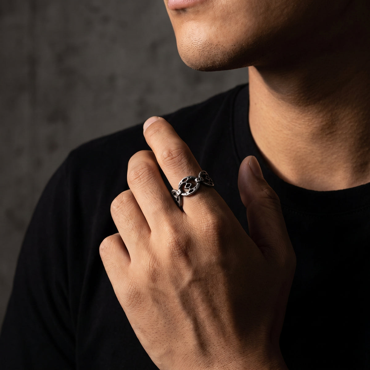 The Sculpted Oval Link Ring