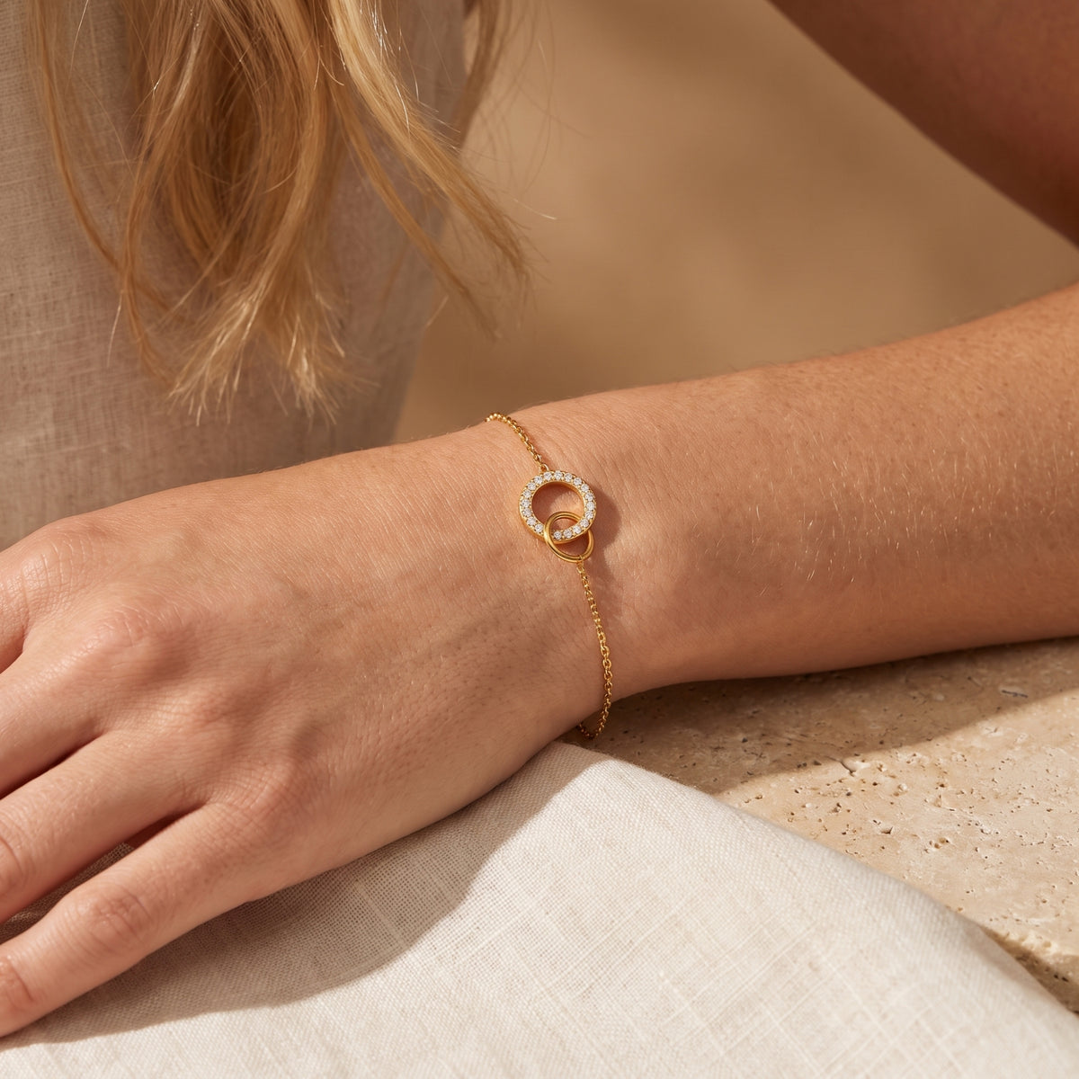The Interlocking Circle Bracelet
