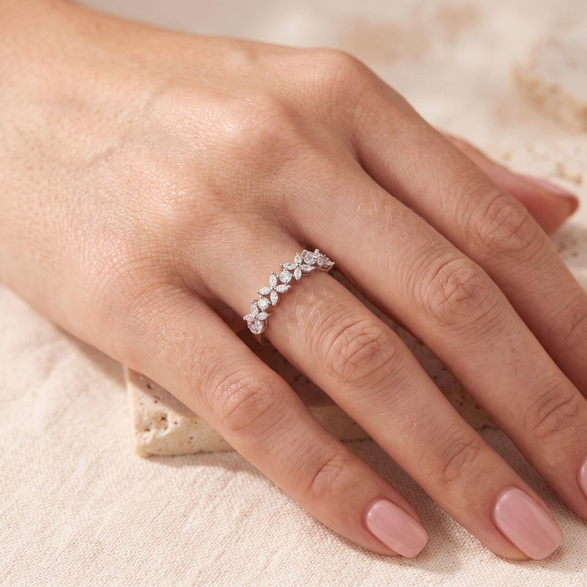 The Rosaluna Ring