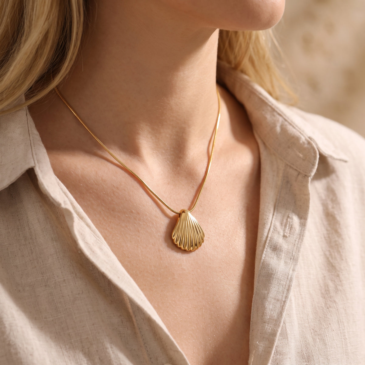 The Scallop Shell Pendant Necklace